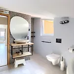 Penthouse Sophia 아파트 메덜린