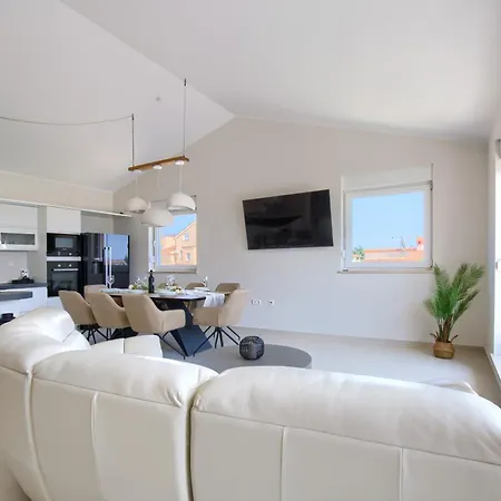Penthouse Sophia * Медулин