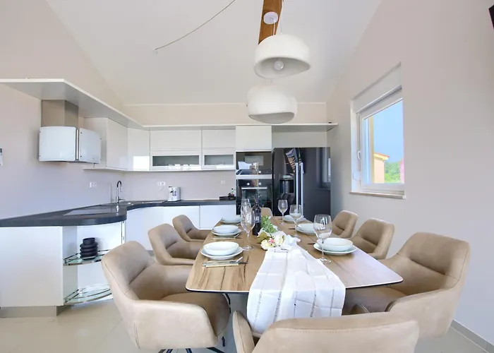 Penthouse Sophia 아파트 메덜린