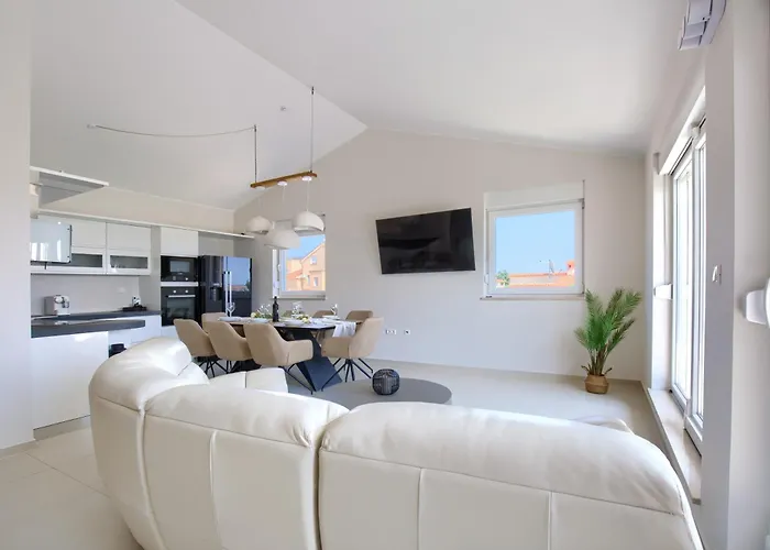 Penthouse Sophia * 메덜린